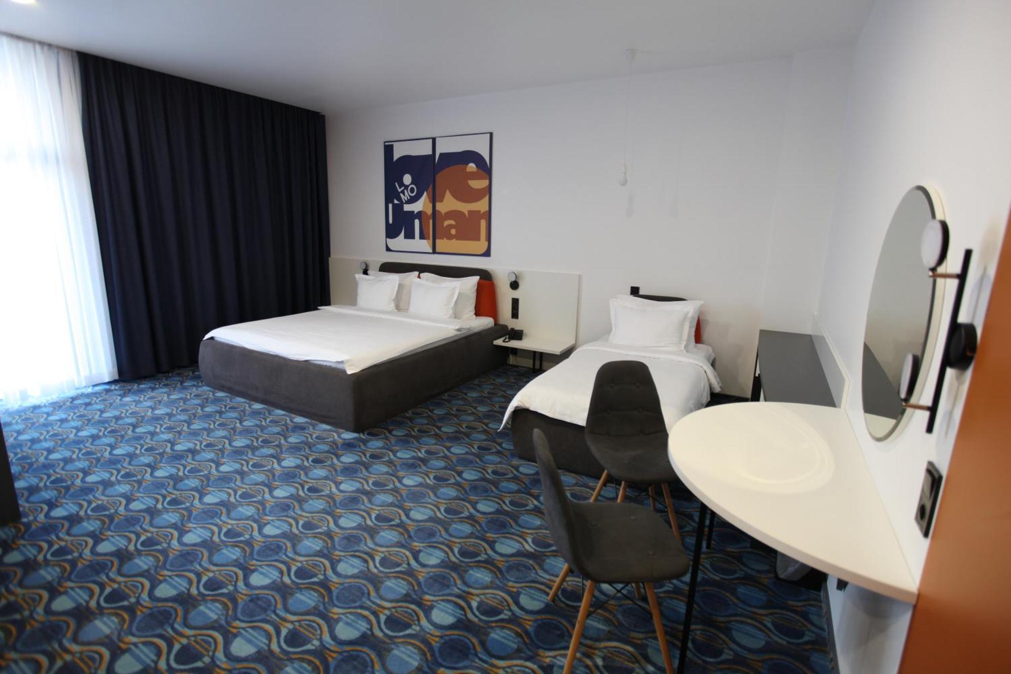Lomo Hotel Umań Zewnętrze zdjęcie